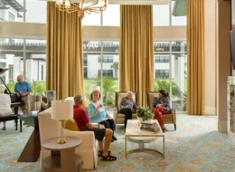 Luxury Senior Living Communities with Wellness, Dining & Comfort
