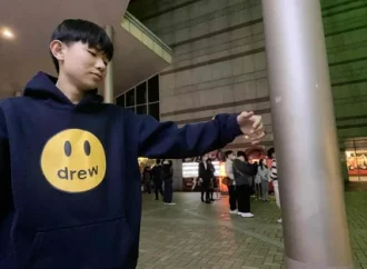 Drew House Hoodies & Oversized Streetwear Fashion Trends
