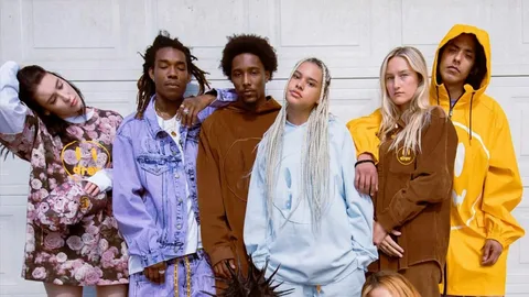 Drew House Hoodies & Celebrity Streetwear Fashion Trends