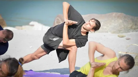 200 Hour Yoga Teacher Training in Rishikesh: Avoid Mistakes